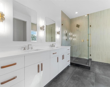 102 W Adalee Street - Photo Thumbnail 18