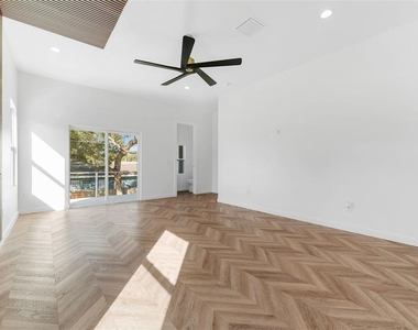 102 W Adalee Street - Photo Thumbnail 9