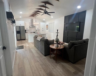 311 E Floribraska Avenue - Photo Thumbnail 15