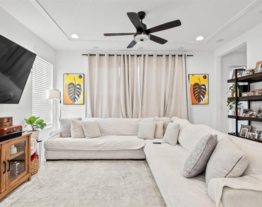 6262 Goldcoast Avenue - Photo Thumbnail 6