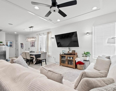 6262 Goldcoast Avenue - Photo Thumbnail 3