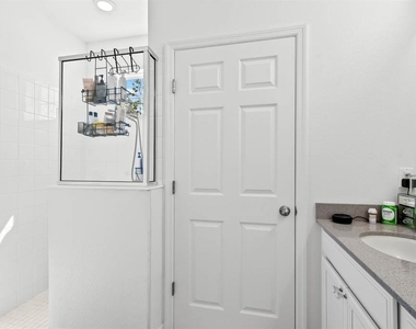 6262 Goldcoast Avenue - Photo Thumbnail 13