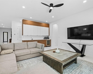 2441 Webber Street - Photo Thumbnail 12