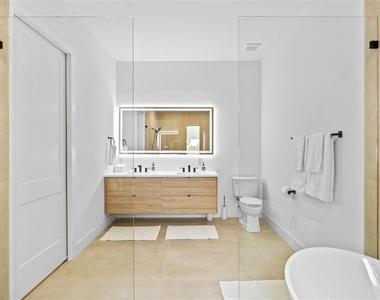 2441 Webber Street - Photo Thumbnail 27
