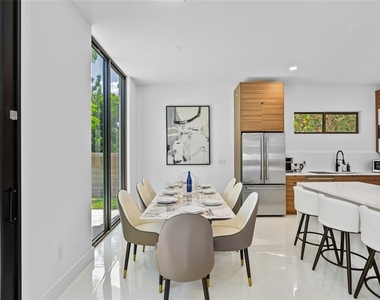 2441 Webber Street - Photo Thumbnail 13