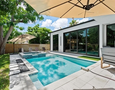 2441 Webber Street - Photo Thumbnail 3