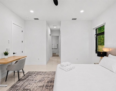 2441 Webber Street - Photo Thumbnail 23