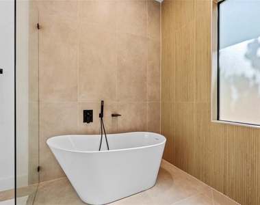 2441 Webber Street - Photo Thumbnail 26
