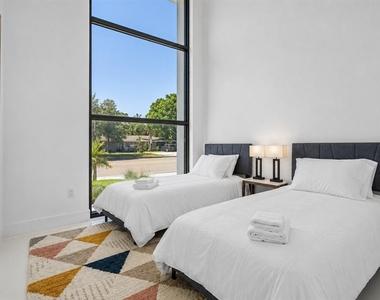 2441 Webber Street - Photo Thumbnail 36