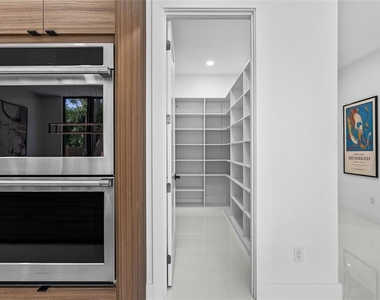 2441 Webber Street - Photo Thumbnail 18