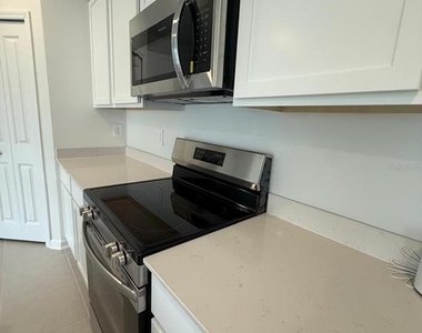 3634 Hardman Drive - Photo Thumbnail 3