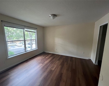 8939 Latrec Avenue - Photo Thumbnail 7
