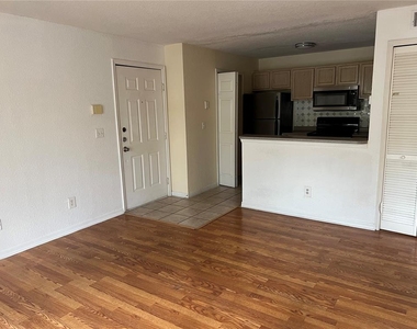 8939 Latrec Avenue - Photo Thumbnail 3
