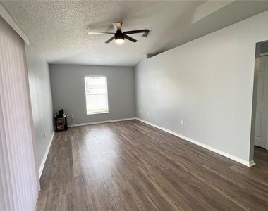 485 Martigues Drive - Photo Thumbnail 9