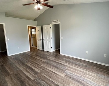 485 Martigues Drive - Photo Thumbnail 6