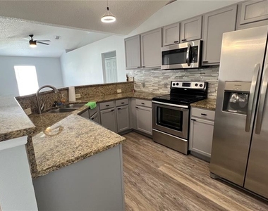 485 Martigues Drive - Photo Thumbnail 11