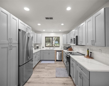 10380 Nw 21st Street - Photo Thumbnail 27