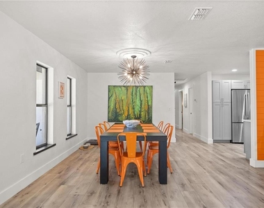 10380 Nw 21st Street - Photo Thumbnail 1