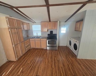 2211 Ronald Reagan Parkway - Photo Thumbnail 2