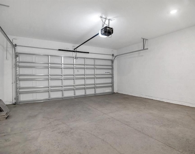 2649 Armstrong Avenue - Photo Thumbnail 8