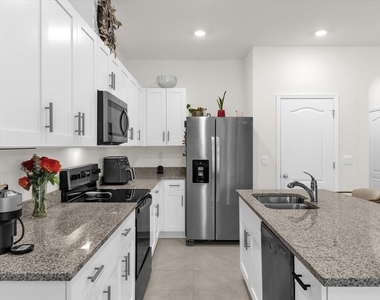110 Reena Drive - Photo Thumbnail 8
