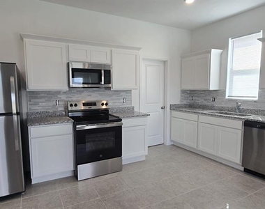 474 Hennepin Loop - Photo Thumbnail 27