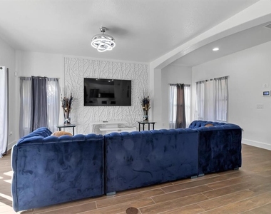 16748 Lazy Breeze Loop - Photo Thumbnail 27