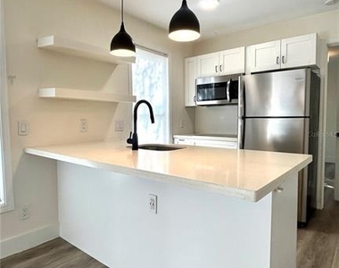 2905 Sw Archer Road - Photo Thumbnail 1