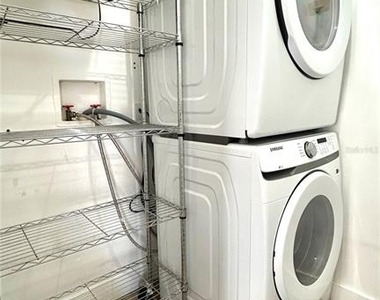 2905 Sw Archer Road - Photo Thumbnail 6