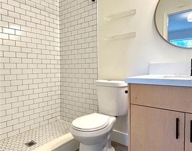 2905 Sw Archer Road - Photo Thumbnail 8