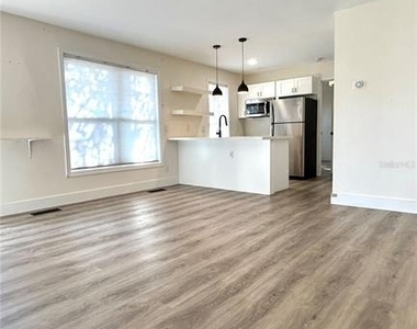 2905 Sw Archer Road - Photo Thumbnail 2