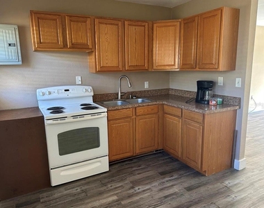 607 E Johns Avenue - Photo Thumbnail 3