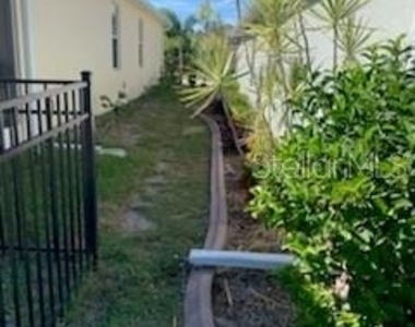 9975 Bishop Creek Way - Photo Thumbnail 2