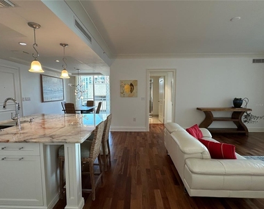 1350 Main Street - Photo Thumbnail 5