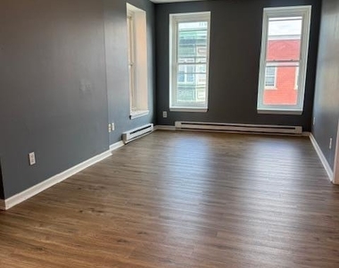 218 N 6th Street - Photo Thumbnail 5
