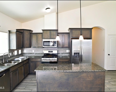 781 Croxdale Street - Photo Thumbnail 13