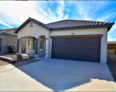 781 Croxdale Street - Photo Thumbnail 3