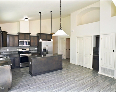 781 Croxdale Street - Photo Thumbnail 10