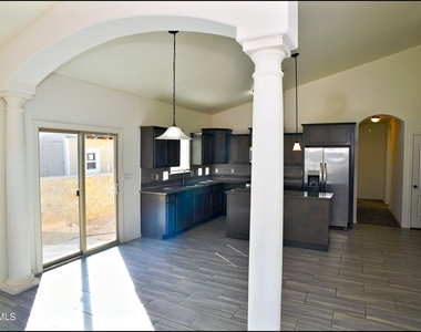 781 Croxdale Street - Photo Thumbnail 9