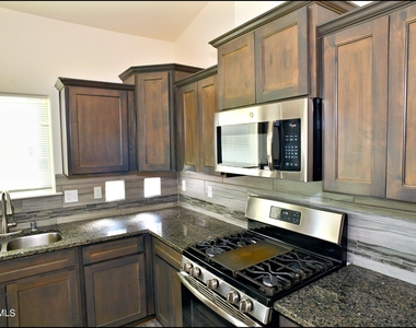 781 Croxdale Street - Photo Thumbnail 18