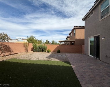 9386 Barcolobo Avenue - Photo Thumbnail 32