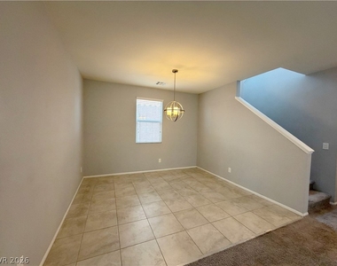 9386 Barcolobo Avenue - Photo Thumbnail 4
