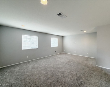 9386 Barcolobo Avenue - Photo Thumbnail 13