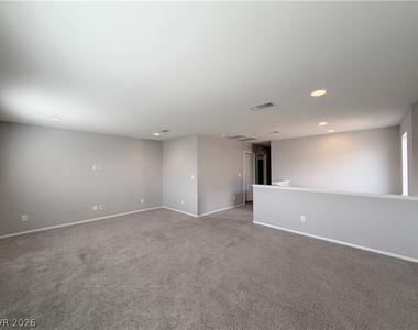 9386 Barcolobo Avenue - Photo Thumbnail 14