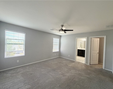 9386 Barcolobo Avenue - Photo Thumbnail 23