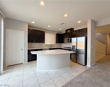 9386 Barcolobo Avenue - Photo Thumbnail 7