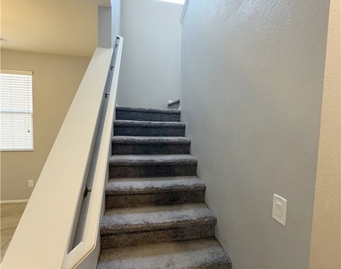 9386 Barcolobo Avenue - Photo Thumbnail 11