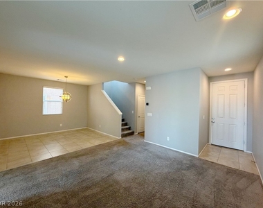 9386 Barcolobo Avenue - Photo Thumbnail 3