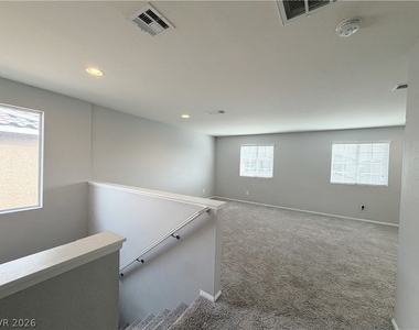 9386 Barcolobo Avenue - Photo Thumbnail 12