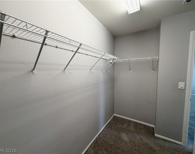 9386 Barcolobo Avenue - Photo Thumbnail 27